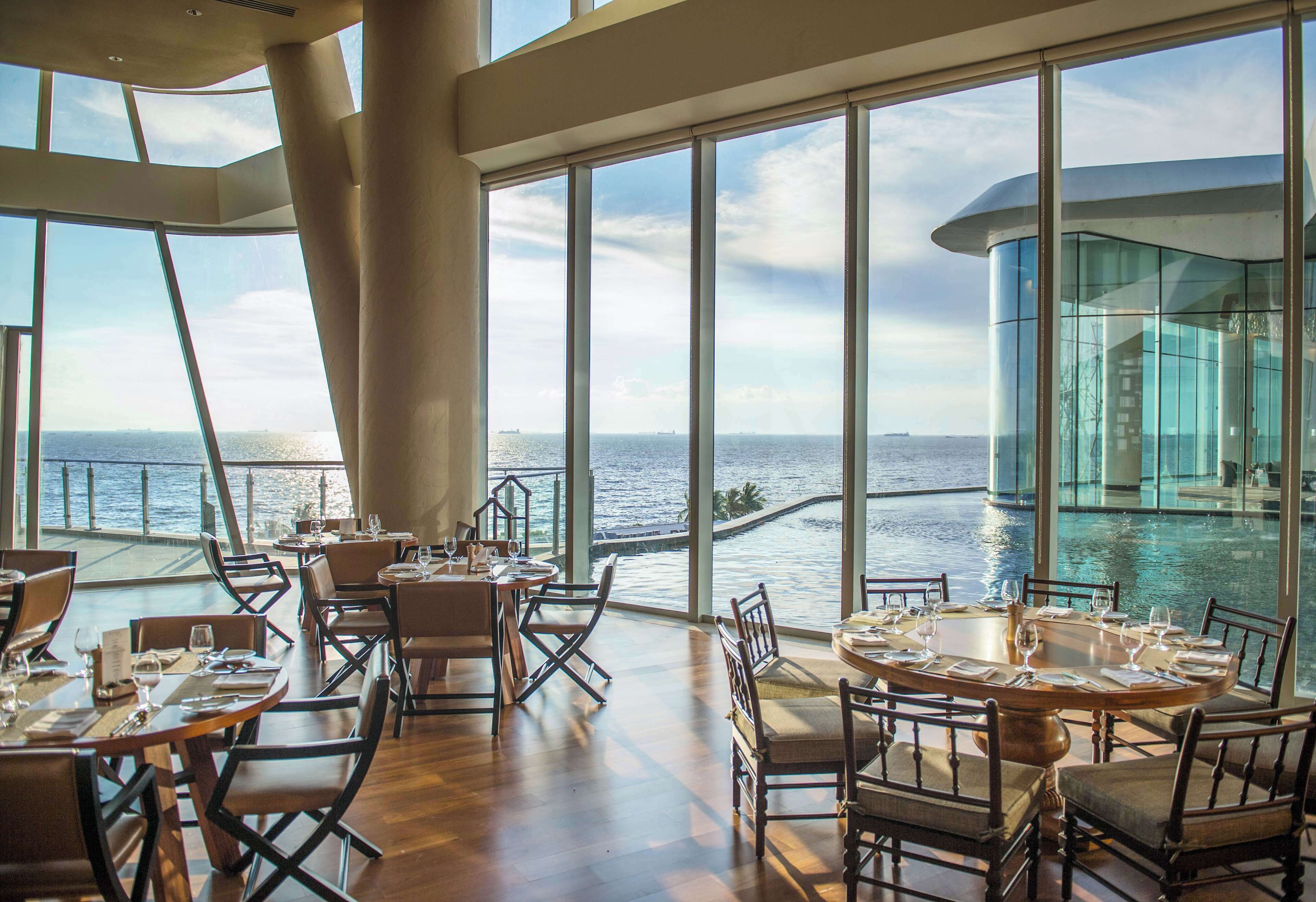 2 restaurants, breakfast, lunch, dinner served; chinese cuisine