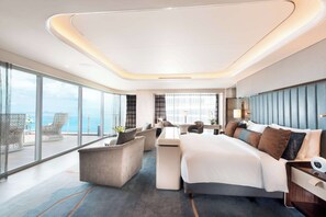 Presidential Suite | Premium bedding, minibar, in-room safe, free cribs/infant beds - Conrad Manila (Pasay)