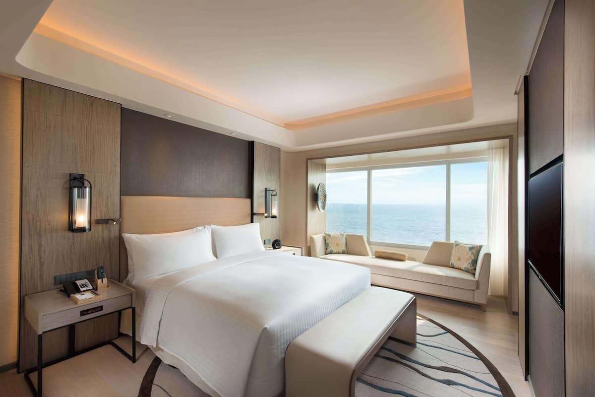 Ropa de cama de alta calidad y minibar