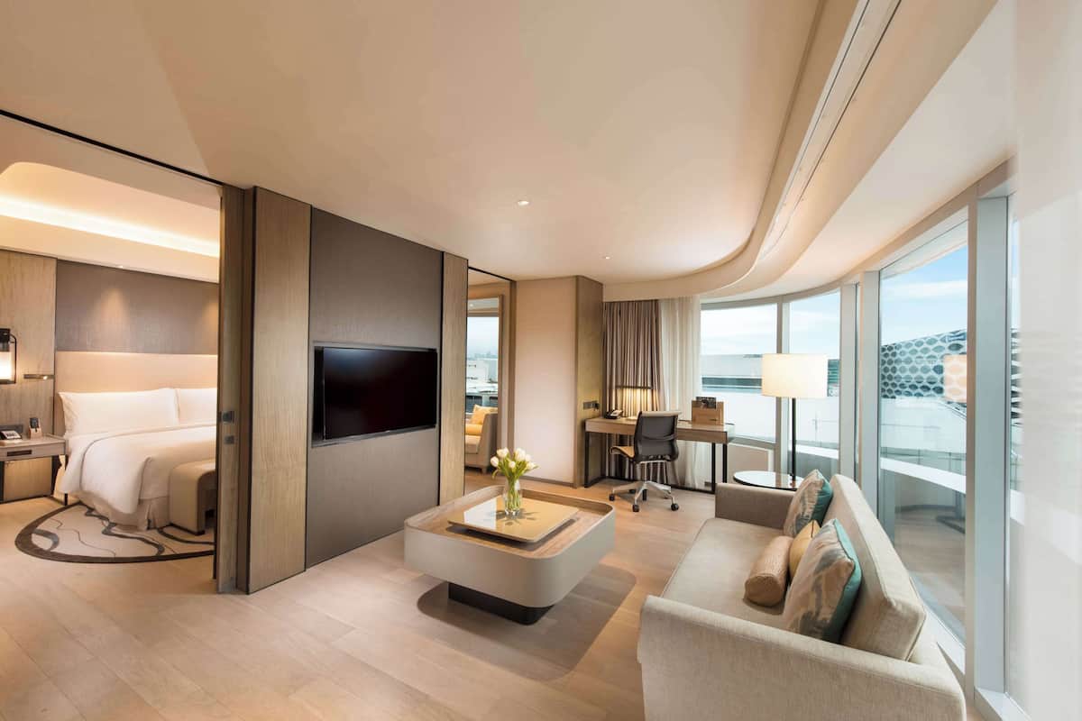 Luxe beddengoed, een minibar, een kluis op de kamer, gratis babybedden