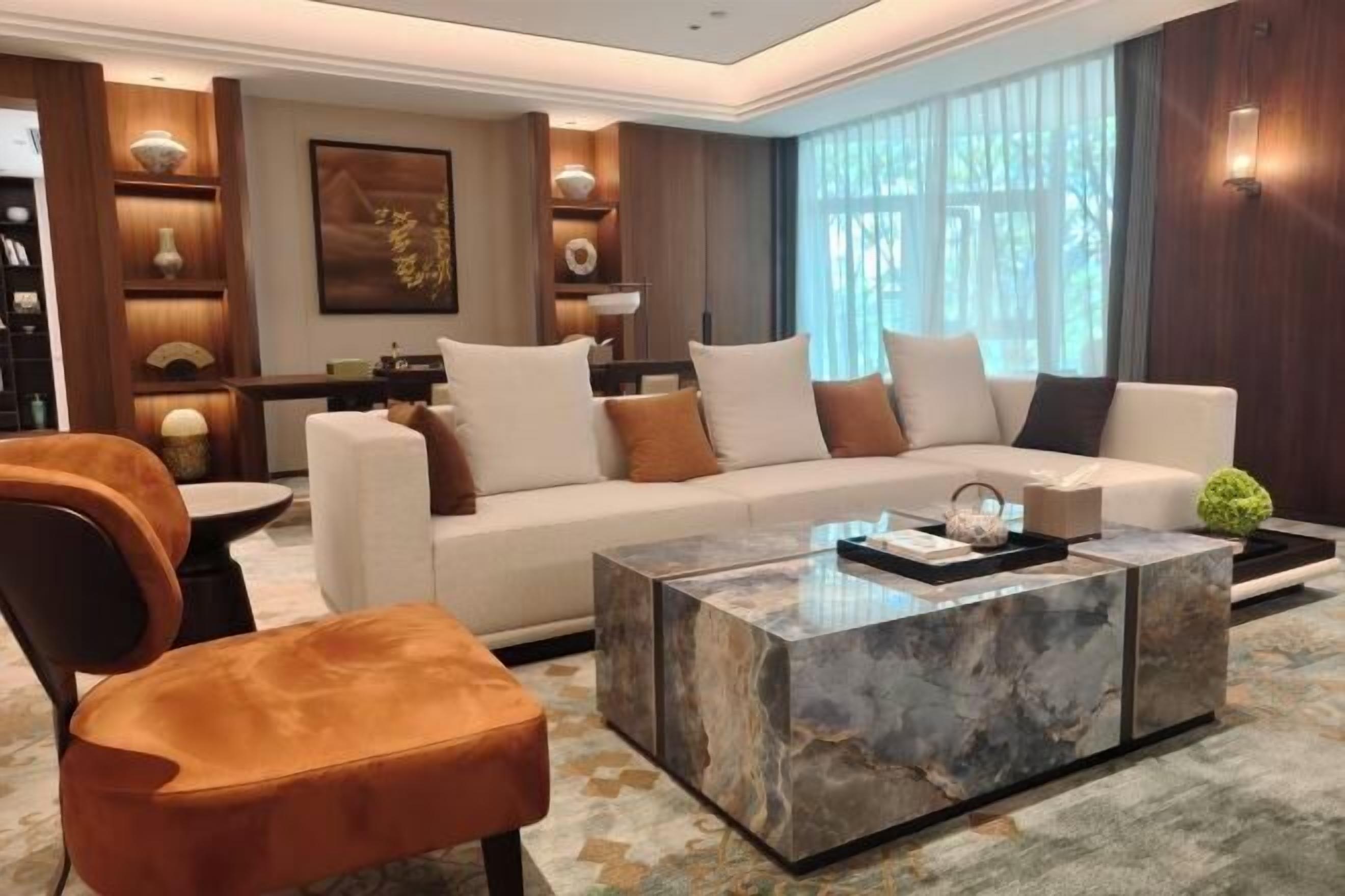 Minibar, in-room safe, alarm clocks