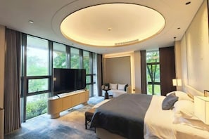 Minibar, in-room safe, alarm clocks - Longtan Lake Hotel (Shangrao)
