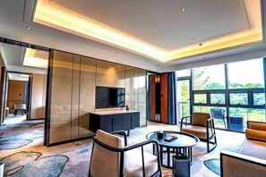 Minibar, Zimmersafe, Wecker