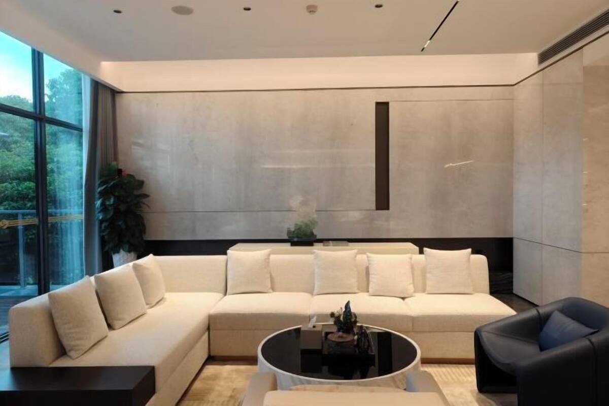 Minibar, coffres-forts dans les chambres, réveils