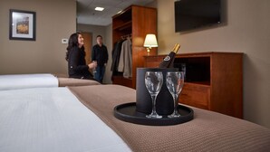 Standard Room, 2 Double Beds, Non Smoking | Room amenity