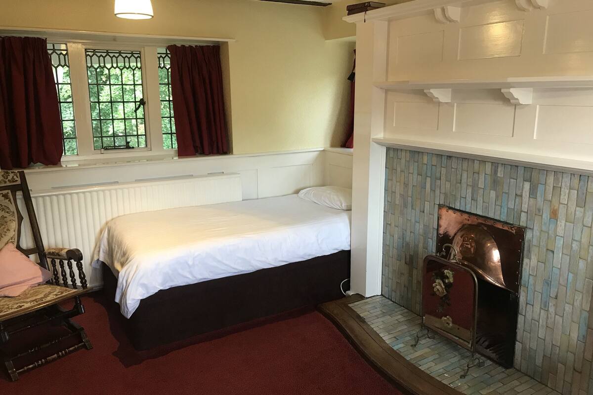 twin room | wifi, bed sheets