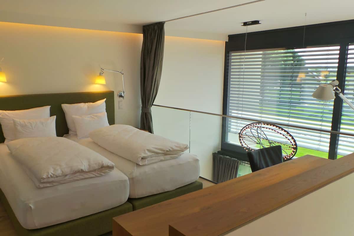 Luxury Apartment, 1 Queen Bed with Sofa bed, Kitchen