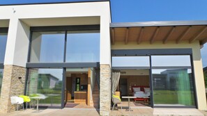 บริเวณภายนอก