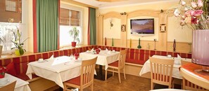 Bao gồm bữa sáng buffet hàng ngày 