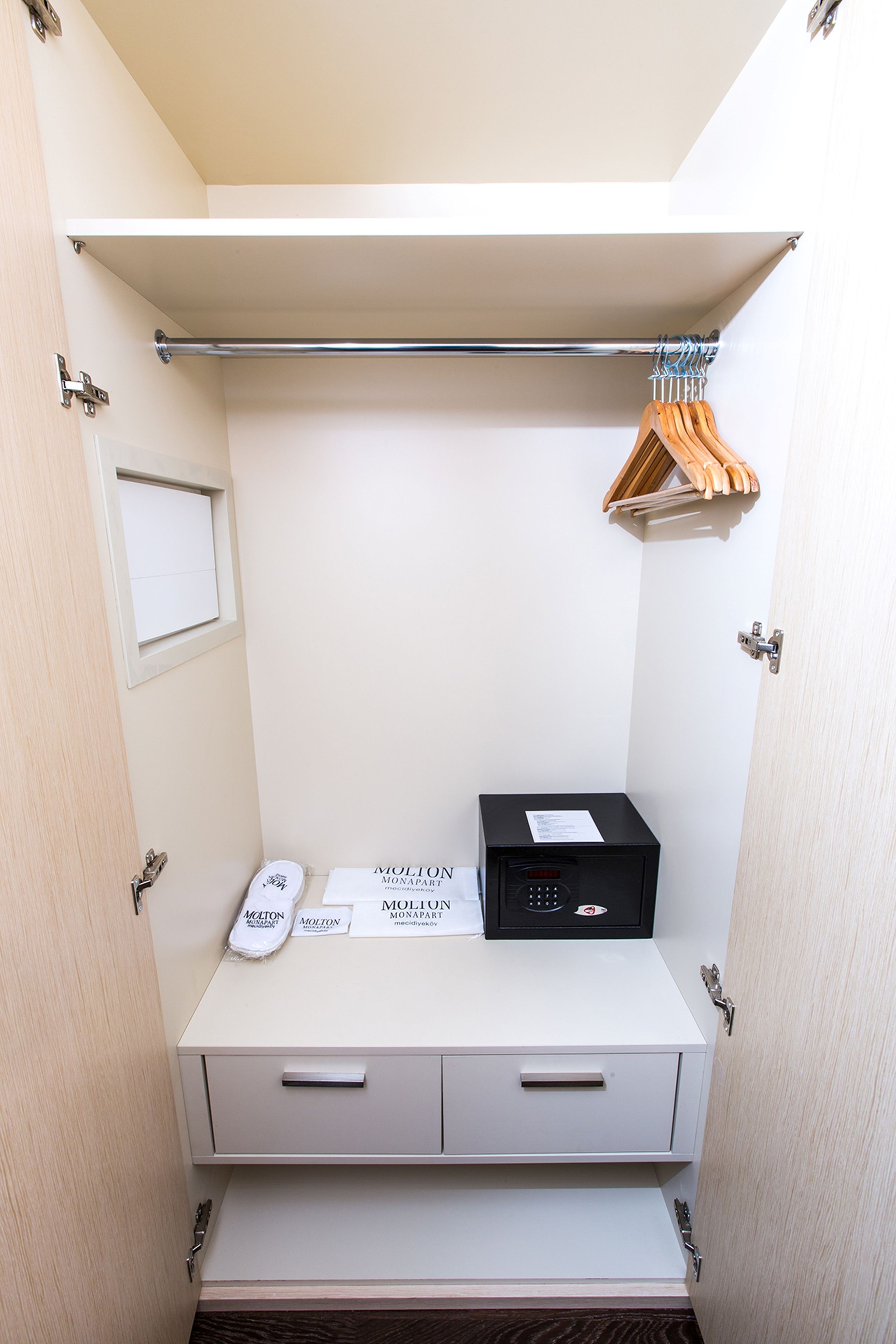 Foto - Molton Monapart Mecidiyekoy