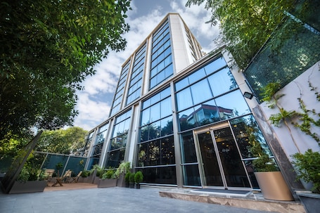 Property entrance. Molton Monapart Mecidiyekoy
