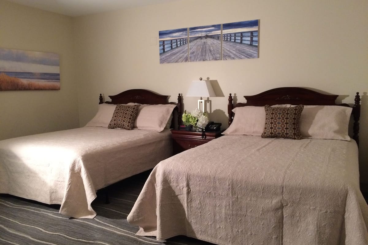 standard room, 2 queen beds | iron/ironing board, free wifi