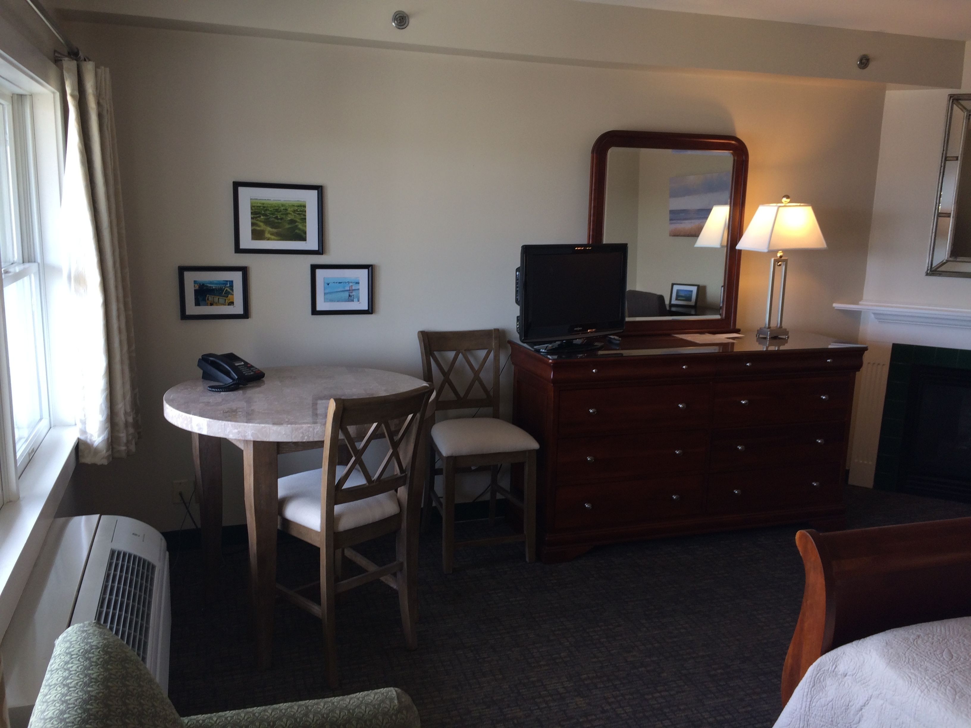 deluxe room, 1 king bed, kitchenette, ocean view | iron/ironing board, free wifi