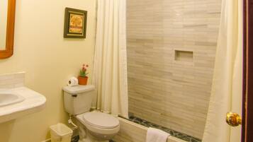 Shower, free toiletries, towels