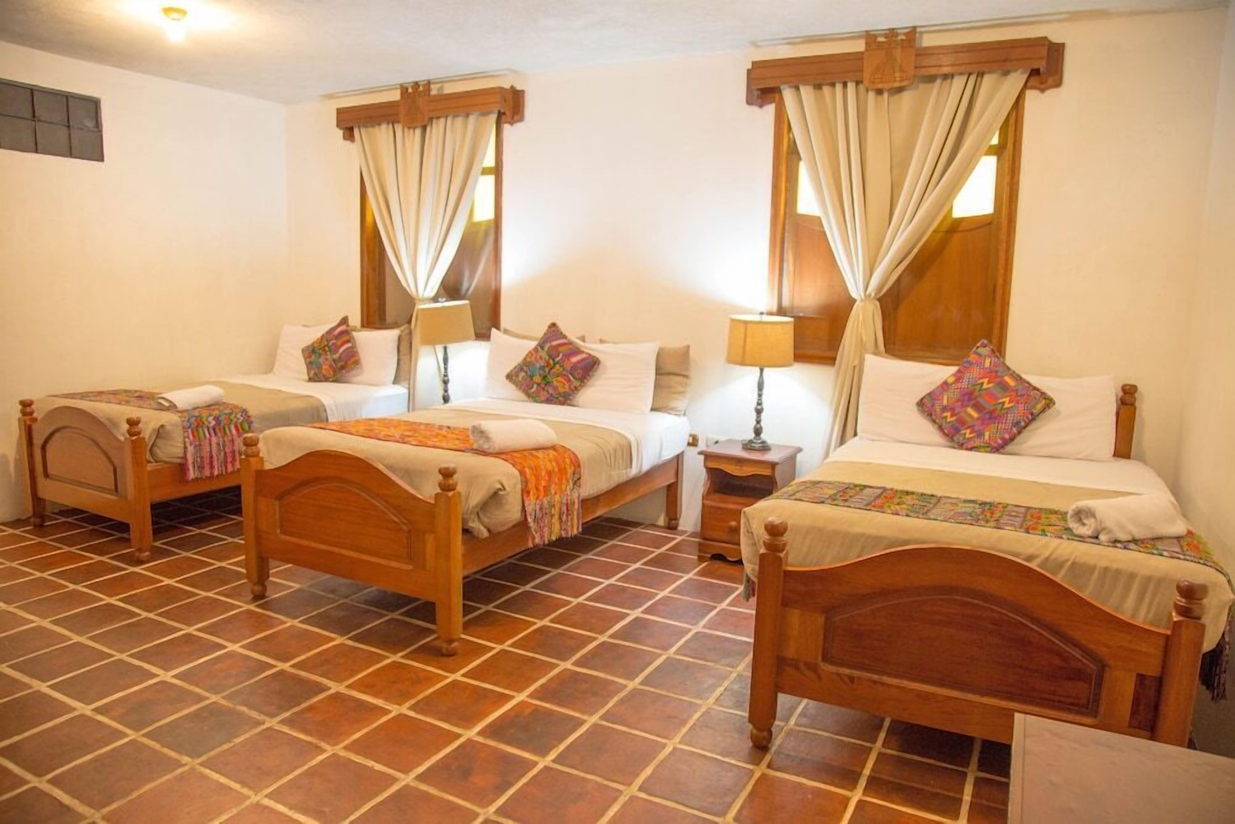 ألحفة محشوة بالريش وبديكورات فريدة لكل غرفة وطراز فريد لكل وحدة