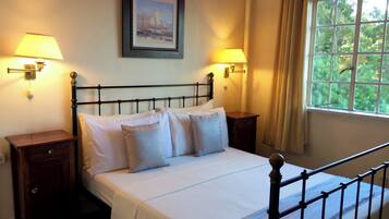 Superior Room, 1 Double or 2 Twin Beds, Private Bathroom | Individually decorated, individually furnished, desk, free WiFi