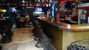 Breakfast, lunch and dinner served - The Southern Cross Hotel (Manila)