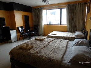 Family Room, Private Bathroom | Minibar, in-room safe, desk, rollaway beds - The Southern Cross Hotel (Manila)