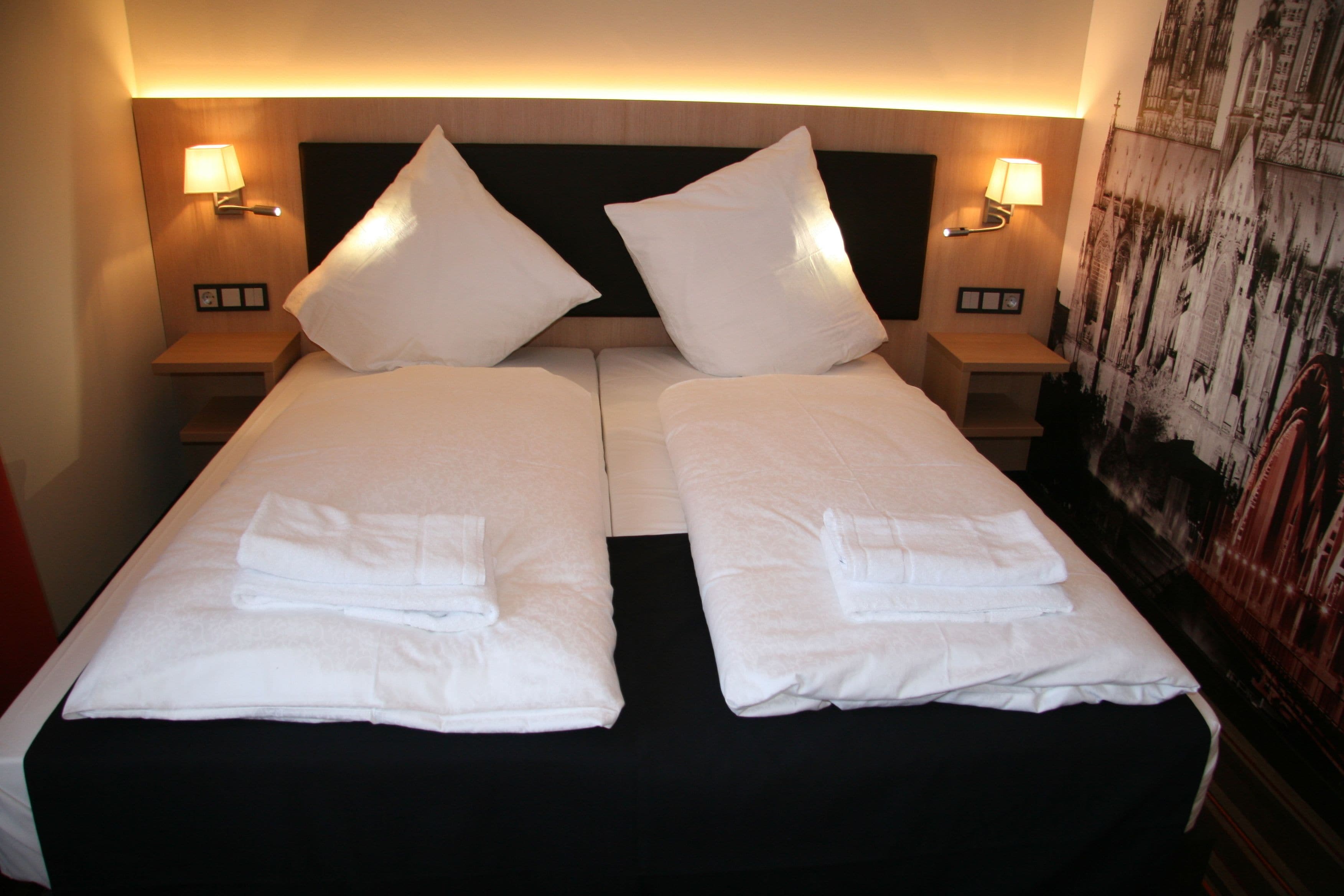 deluxe studio, 1 double bed | minibar, in-room safe, desk, soundproofing