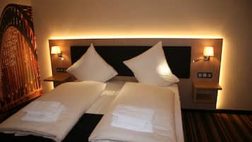 Deluxe Studio, 1 Double Bed | Minibar, in-room safe, desk, soundproofing