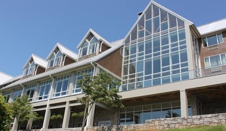 Front of property. Amicalola Falls State Park & Lodge