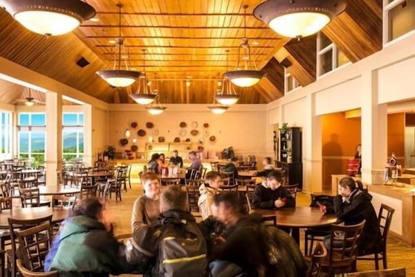 Breakfast, lunch, dinner served; American cuisine