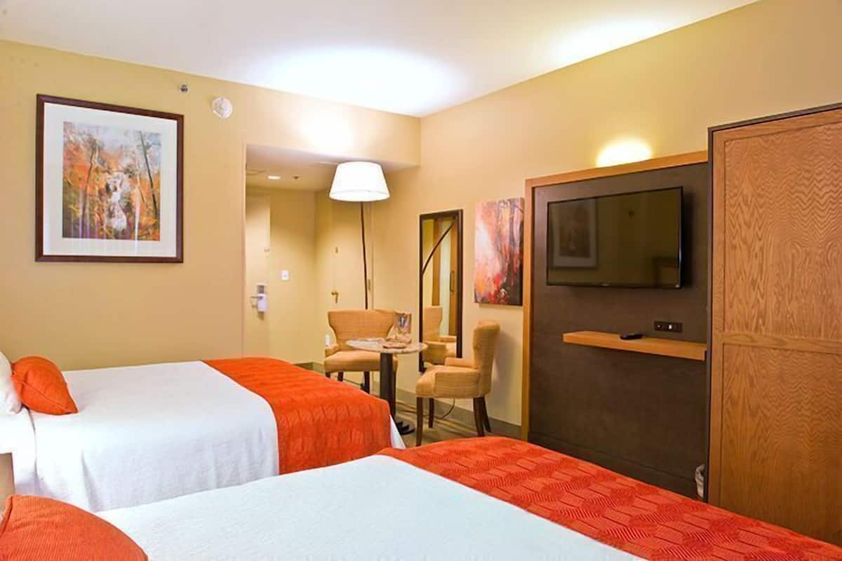 Deluxe Room, 2 Queen Beds, Patio, Mountain View | Premium bedding, in-room safe, iron/ironing board