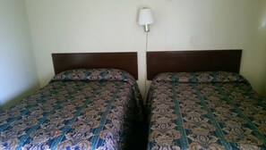 Standard Room, 2 Double Beds | Free WiFi - Deluxe Inn (Amarillo)