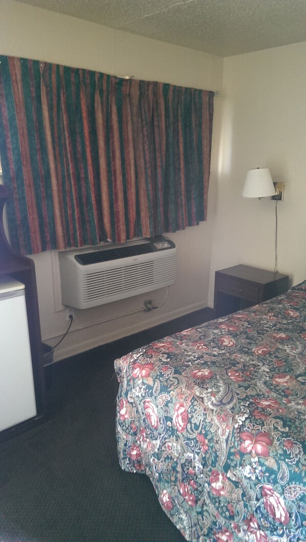 Standard Room, 1 King Bed