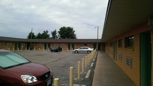 Front of property - Deluxe Inn (Amarillo)