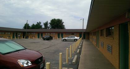 Deluxe Inn