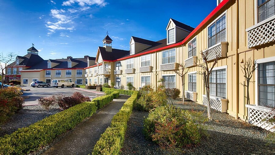 Red Lion Inn & Suites Auburn