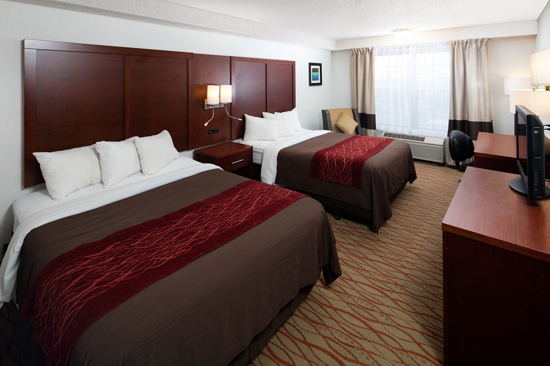 Premium bedding, in-room safe, desk, iron/ironing board