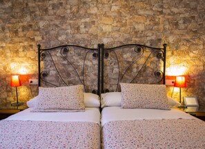 Chambre double ou avec lits jumeaux | Couette en duvet, décor unique, ameublement unique