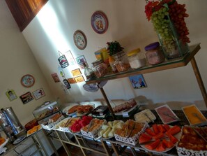 Gratis morgenmadsbuffet hver dag