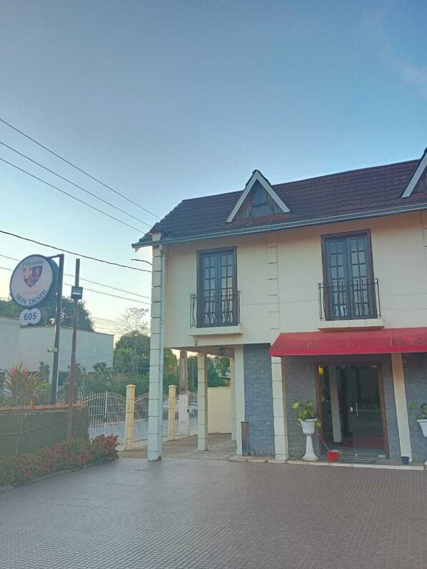Front of property - Pousada Mon Desir (Itatiaia)