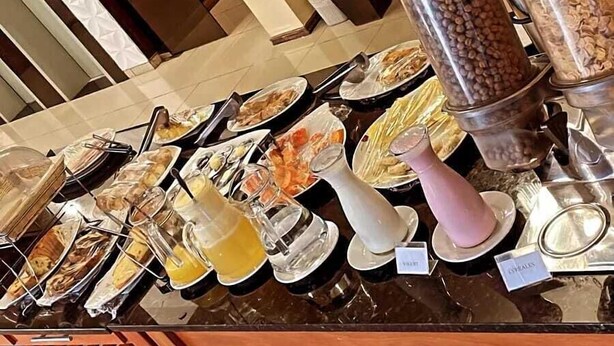 Free daily full breakfast - Gran Hotel Parana (Asunción)