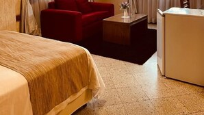 Superior Double Room | Desk, WiFi (free), bed sheets - Gran Hotel Parana (Asunción)