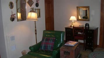 Linda's Room | Área de sala de estar | Televisión