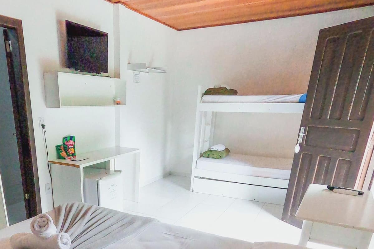 1 habitación, minibar y muebles diferentes