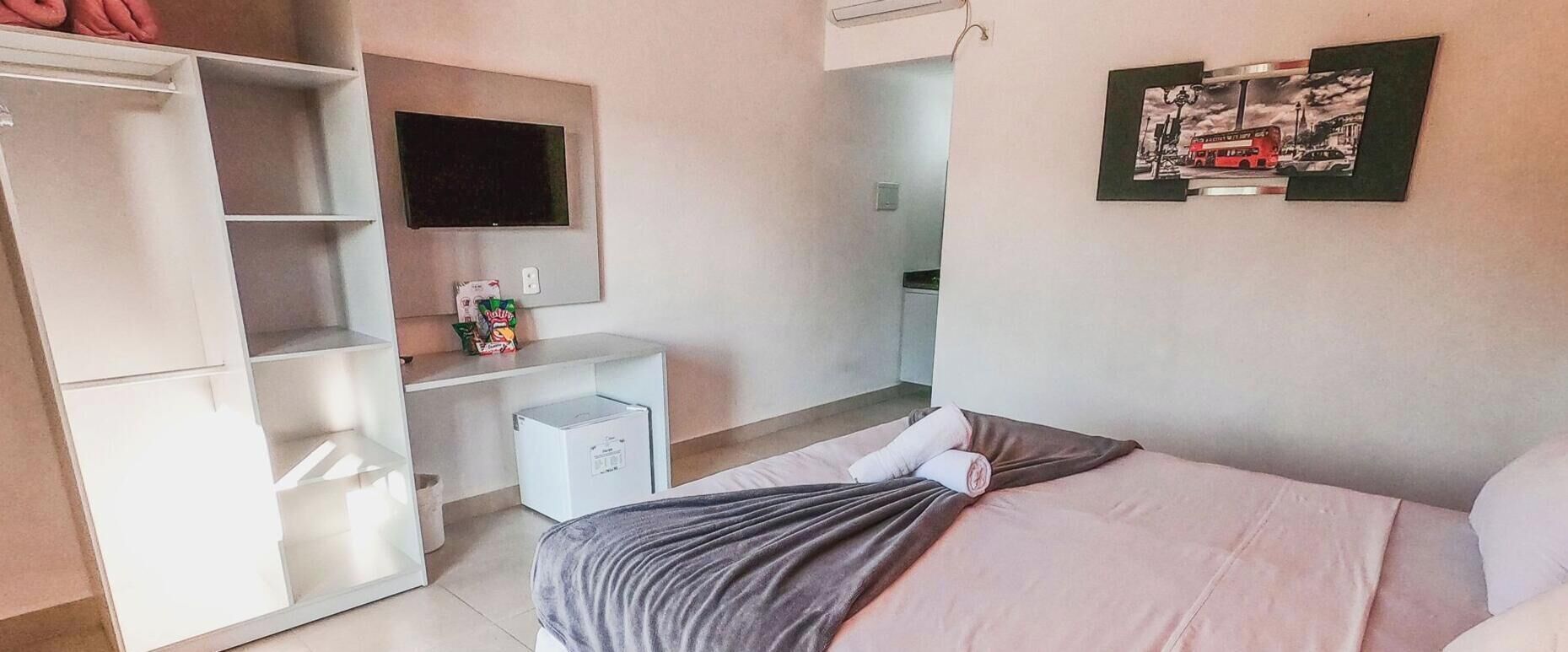 1 habitación, minibar y muebles diferentes 