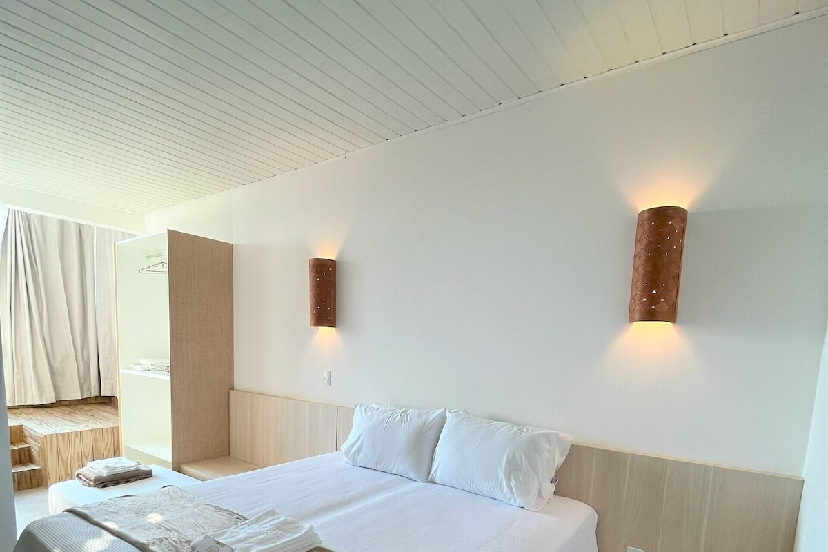 1 habitación, minibar y espacio para trabajar con laptop