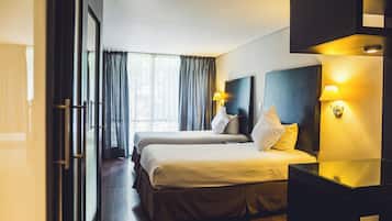 Suite, 2 Single Beds | In-room safe, individually decorated, individually furnished, desk
