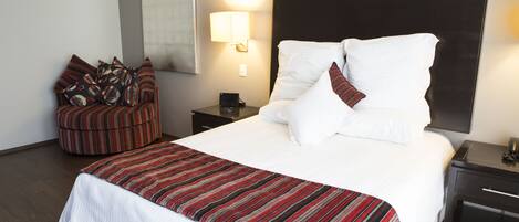 Loftsleilighet | Safe på rommet, individuelt innredet og skrivebord