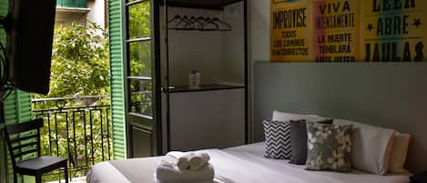 Free WiFi, bed sheets