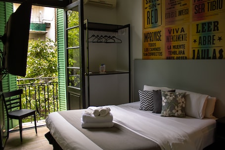 Free WiFi, bed sheets