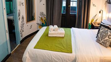 Double Room | Free WiFi, bed sheets