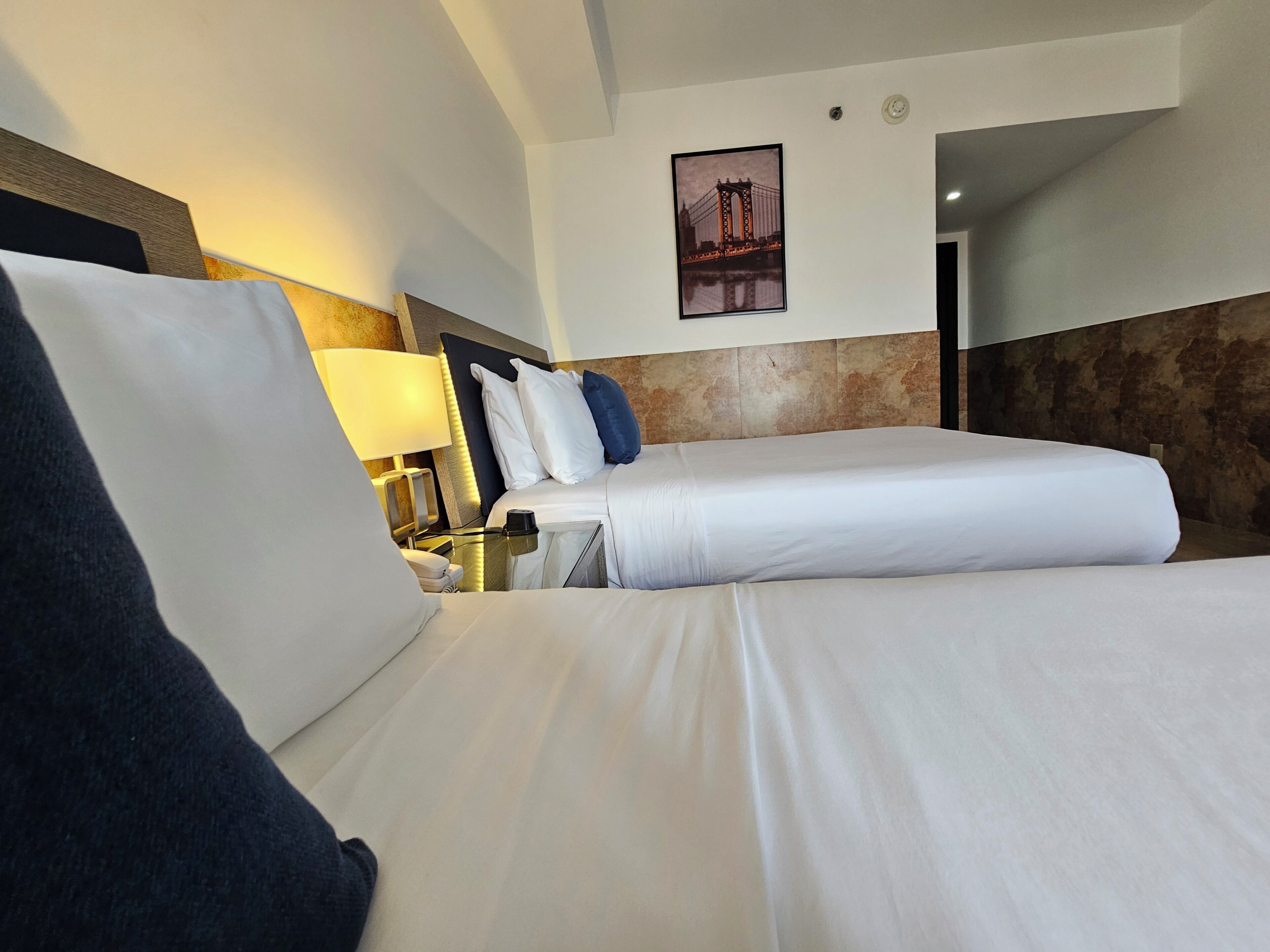 Photo - Beverly Hills: Hotel and Business