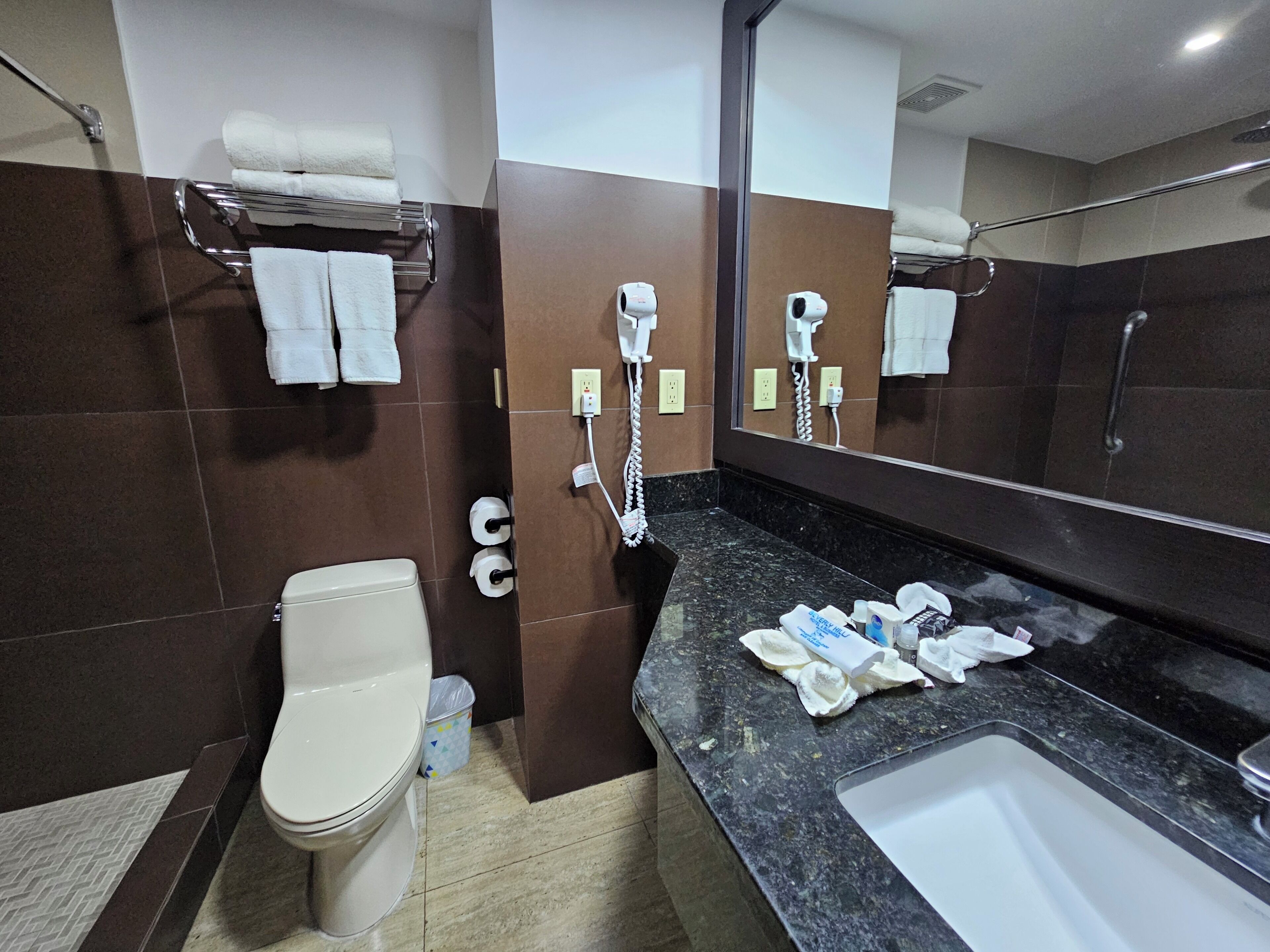 Photo - Beverly Hills: Hotel and Business