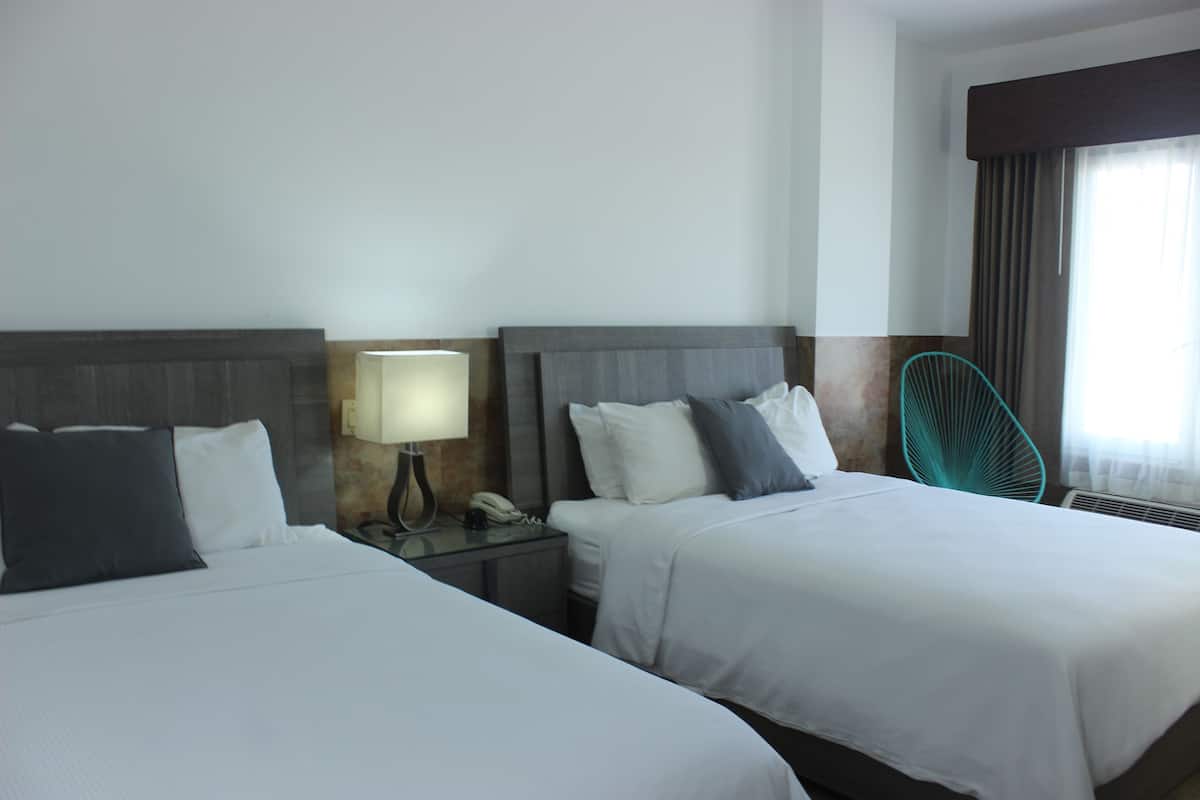 1 bedroom, premium bedding, in-room safe, desk